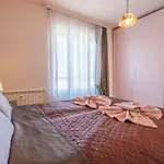 Aristocratic Place, Top Location