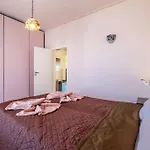 Aristocratic Place, Top Location