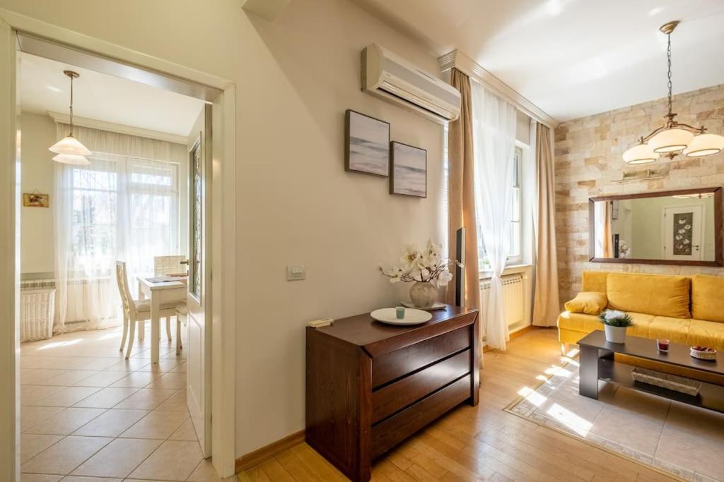 Aristocratic Place, Location * Sofia