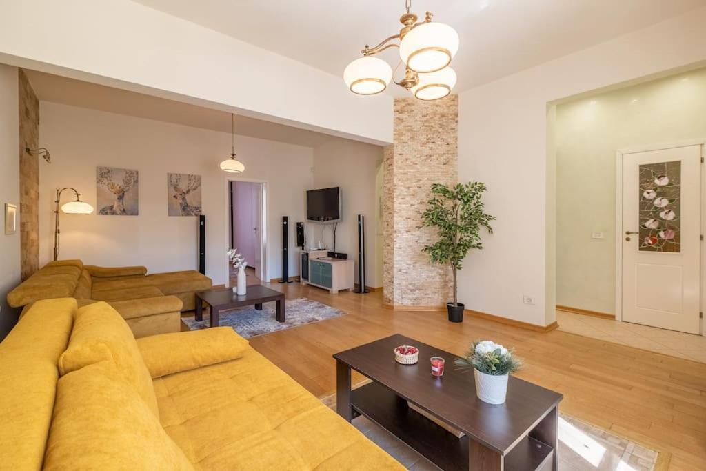 Aristocratic Place, Location Appartamento *