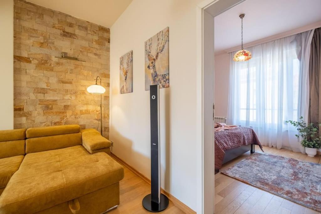 Appartamento Aristocratic Place, Location *